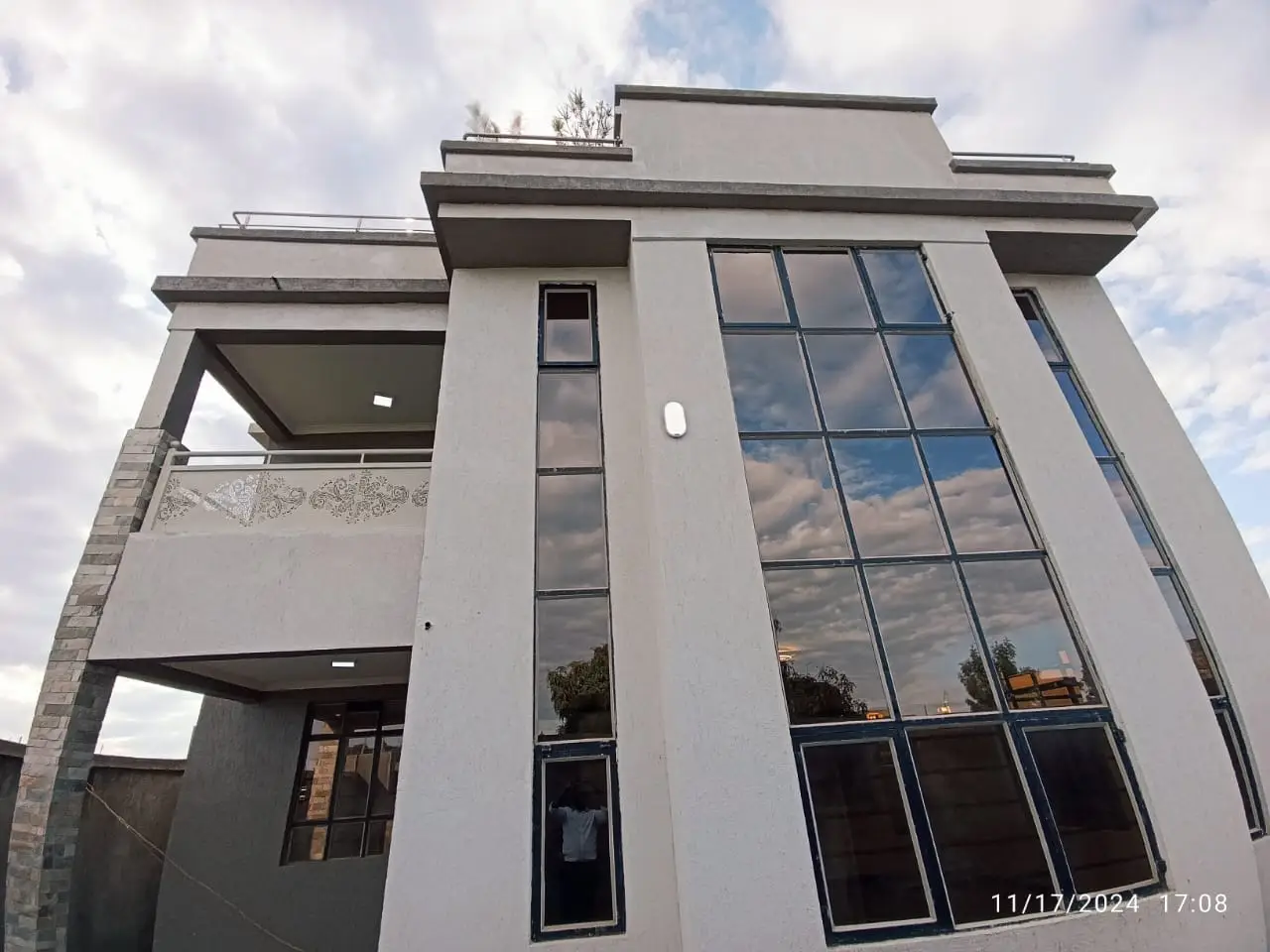 SmartFocus_5_Bedroom_Mansion_Matangi-WA0094