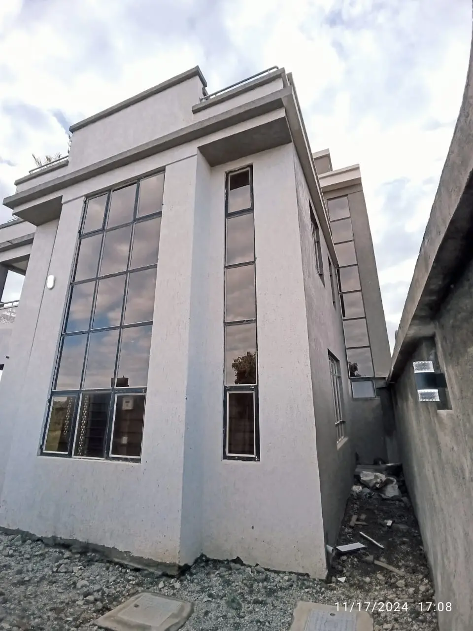 SmartFocus_5_Bedroom_Mansion_Matangi-WA0095